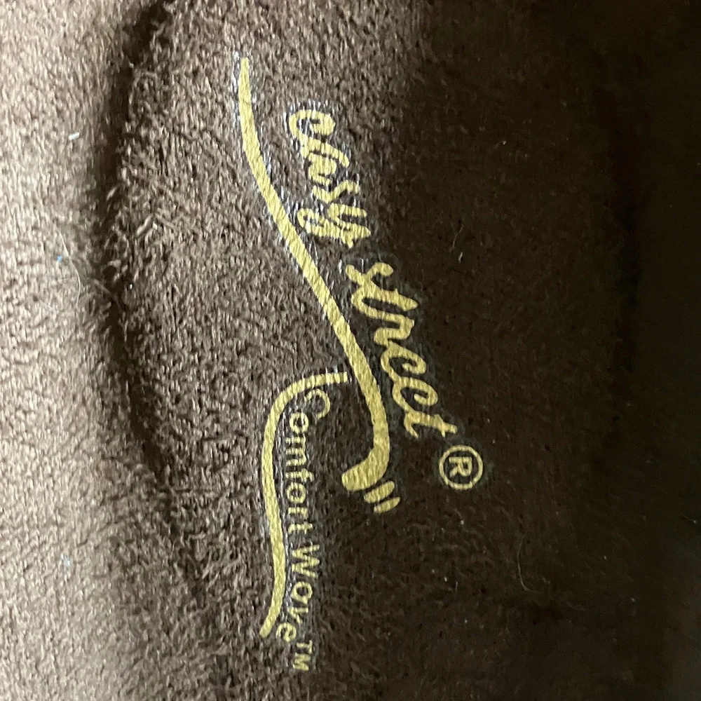 Easy Street Comfort Waves Shoes - Picture 2 of 7